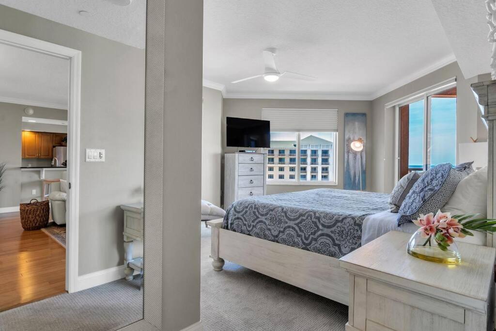 Coastal Elegance: Your Clearwater Beach Escape Екстер'єр фото