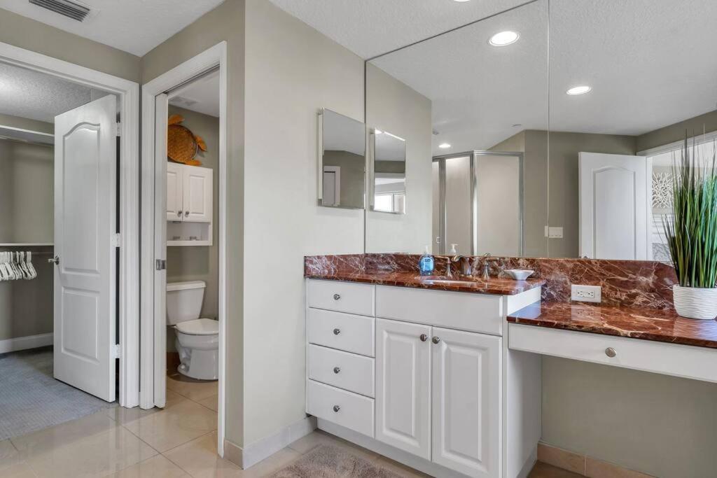 Coastal Elegance: Your Clearwater Beach Escape Екстер'єр фото