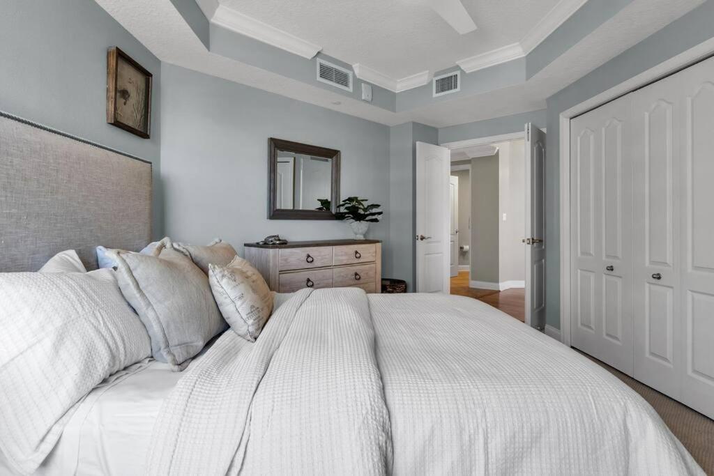 Coastal Elegance: Your Clearwater Beach Escape Екстер'єр фото